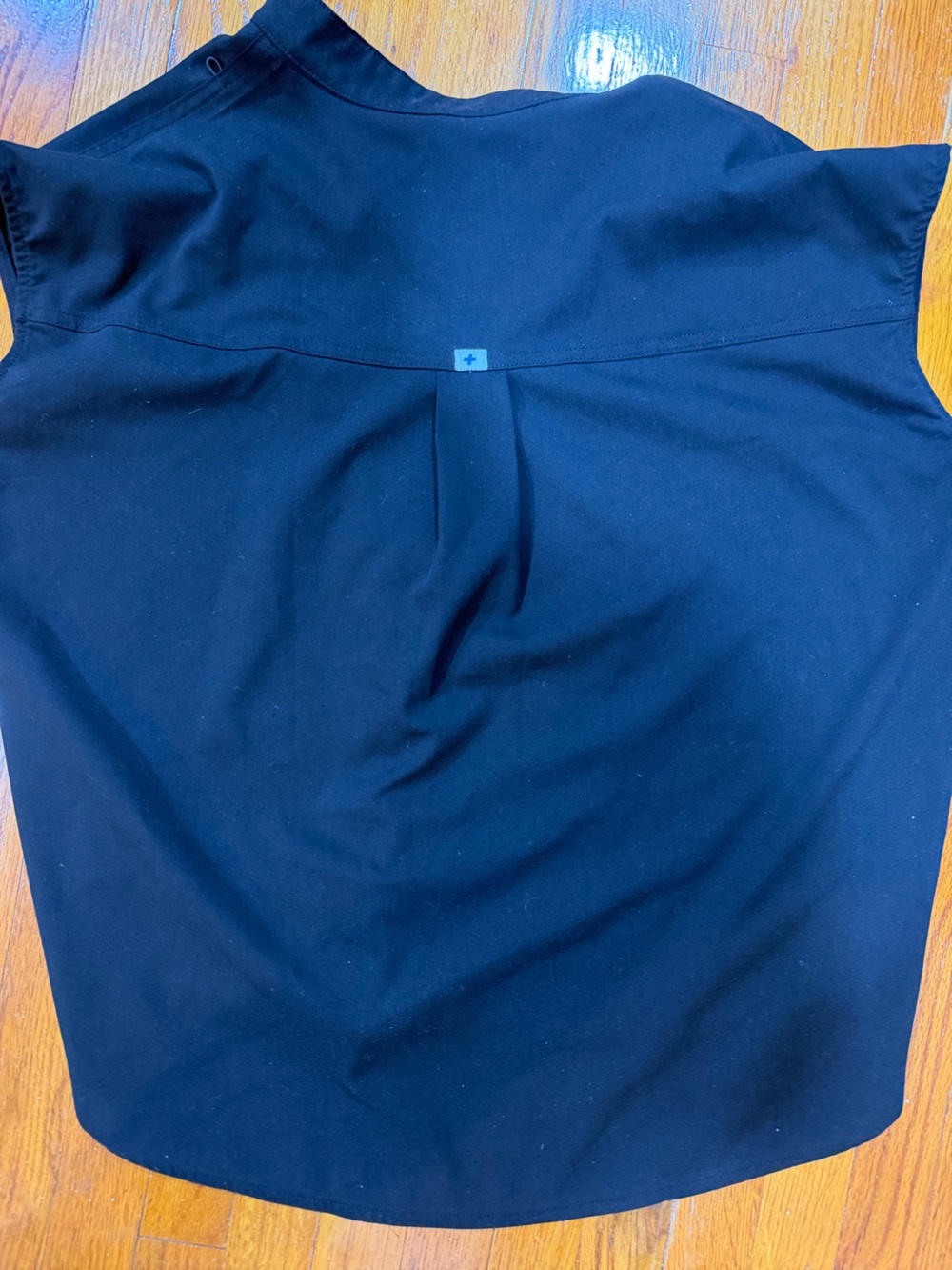 Black woman’s Scrub top - Picture 3 of 4